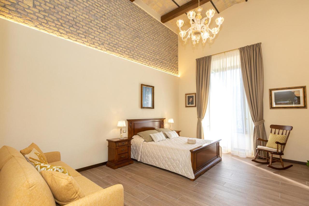 Kings In Apartment Rome